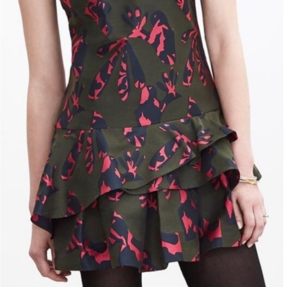 Banana Republic Jacquard Mini‎ Ruffle Dress Women's 4P Olive Green Preppy Modern - Picture 3 of 9